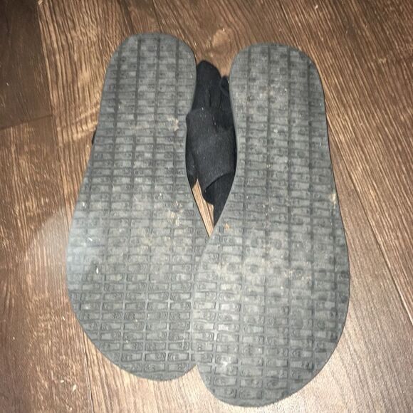 Sanuk classic black yoga mat sandals - Picture 2 of 3